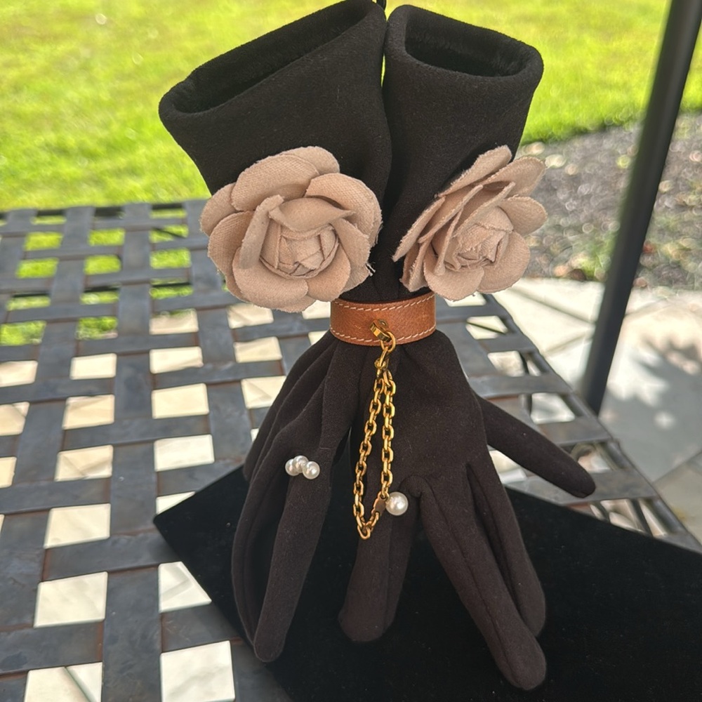 Hermes Nomade tan leather with Gold Chain glove holder